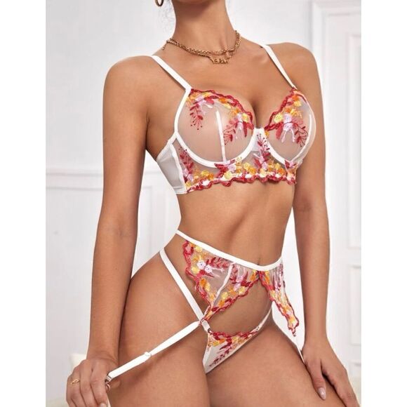Sexy Sheer Floral Embroidered Lingerie Set - Picture 6 of 7